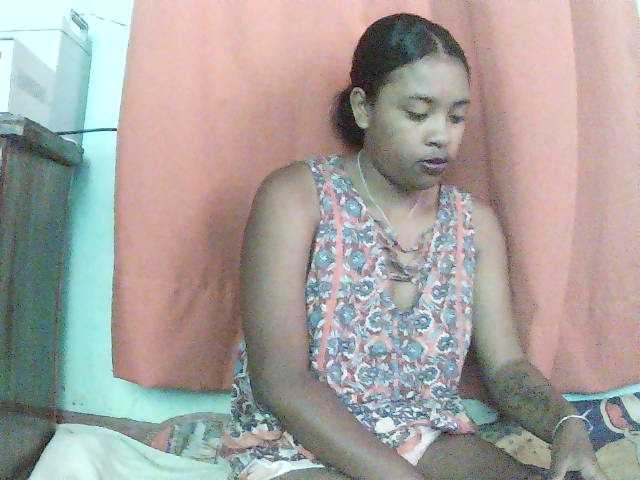 TriciaBella live cam on BongaCams