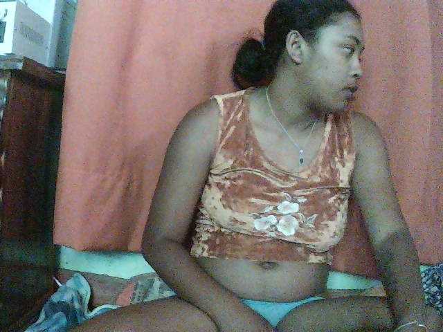 TriciaBella live cam on BongaCams