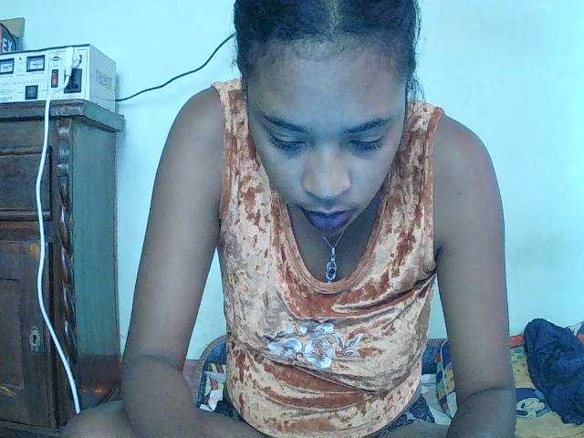 TriciaBella live cam on BongaCams