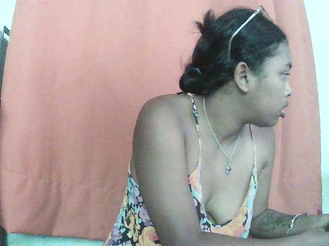 TriciaBella live cam on BongaCams