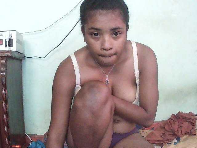 TriciaBella live cam on BongaCams