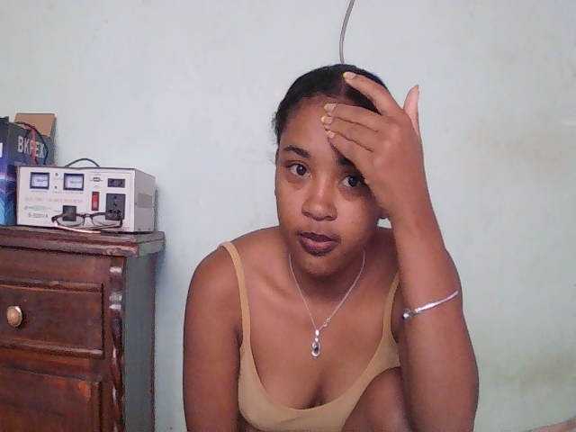 TriciaBella live cam on BongaCams