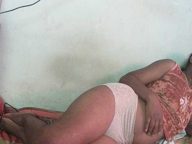 TriciaBella, live now on BongaCams