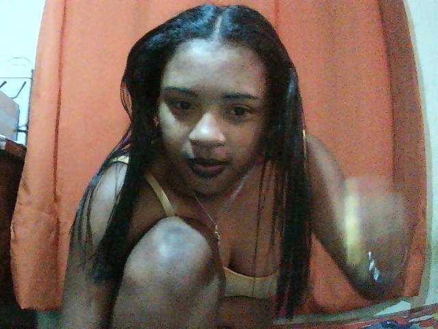 TriciaBella live cam on BongaCams