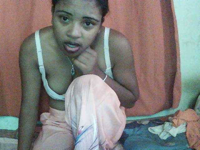 TriciaBella live cam on BongaCams
