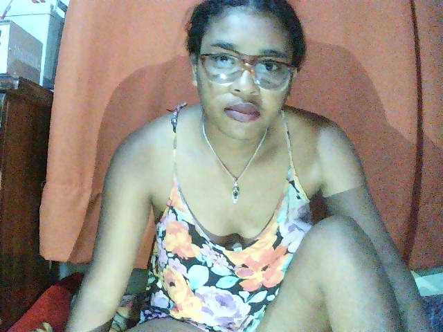 TriciaBella live cam on BongaCams