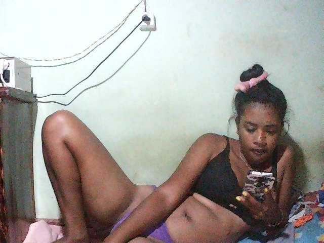 TriciaBella live cam on BongaCams