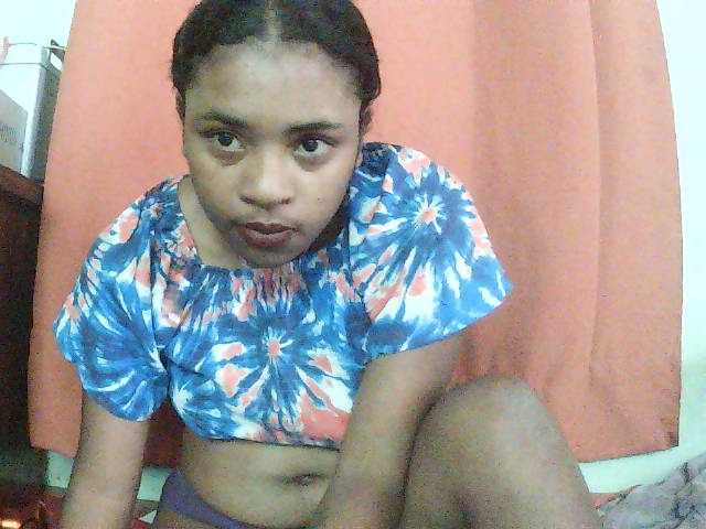 TriciaBella live cam on BongaCams