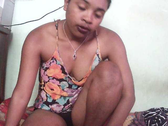 TriciaBella live cam on BongaCams