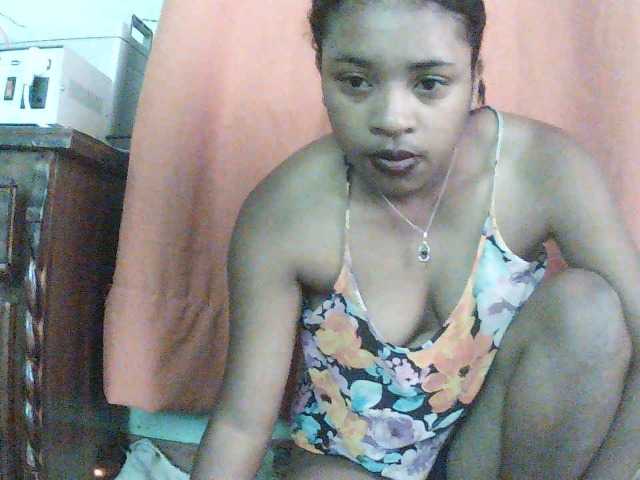TriciaBella live cam on BongaCams