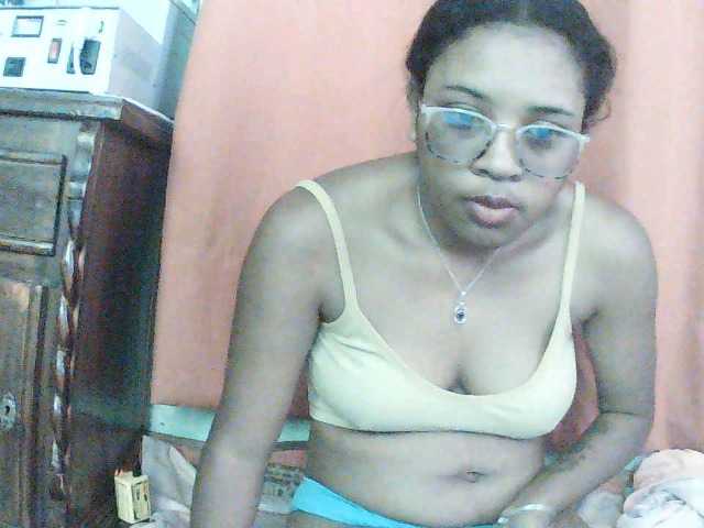 TriciaBella live cam on BongaCams