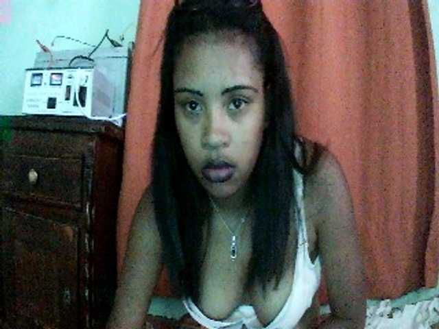 TriciaBella live cam on BongaCams