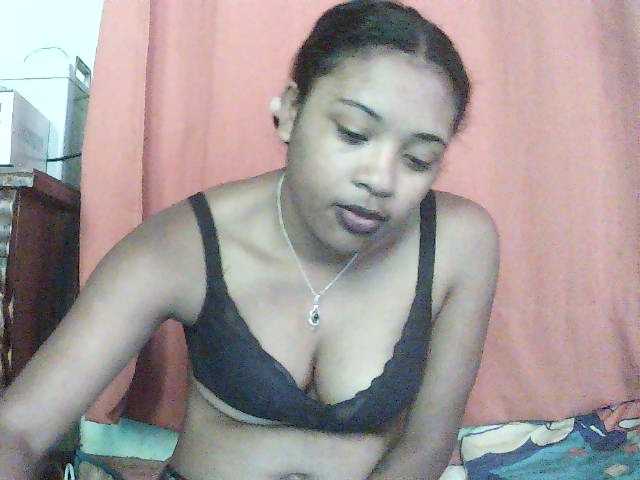 TriciaBella live cam on BongaCams