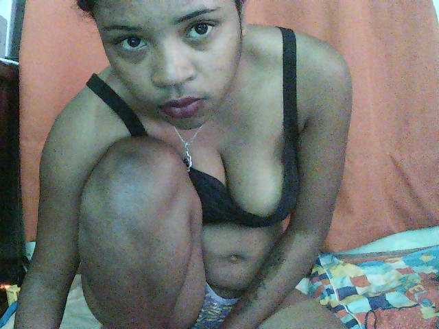 TriciaBella live cam on BongaCams