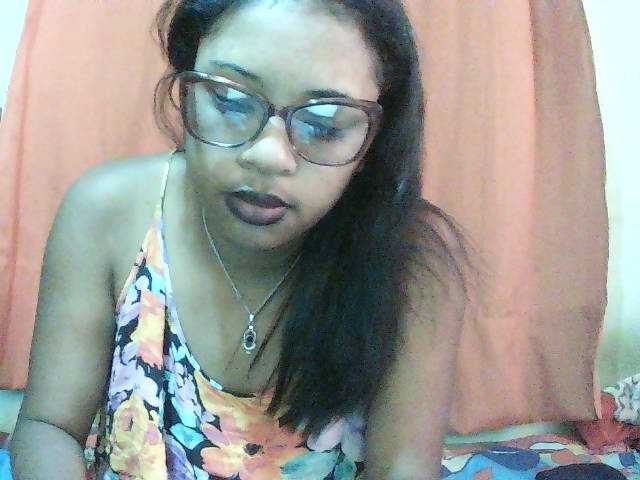 TriciaBella live cam on BongaCams