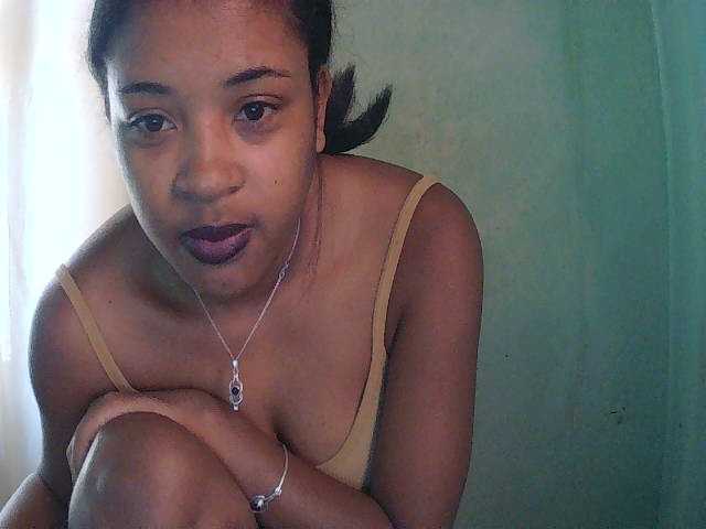 TriciaBella live cam on BongaCams