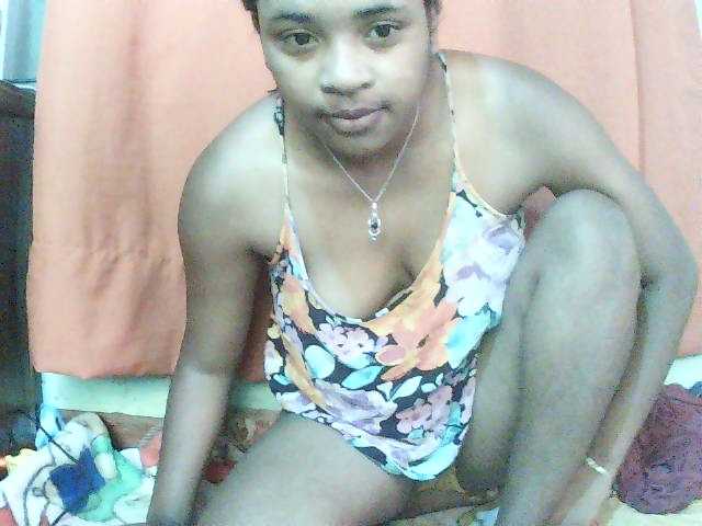 TriciaBella live cam on BongaCams
