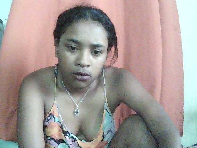 TriciaBella live cam on BongaCams