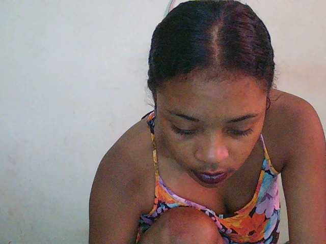 TriciaBella's BongaCams show and profile