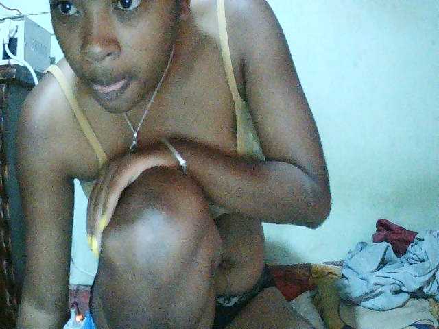 TriciaBella live cam on BongaCams
