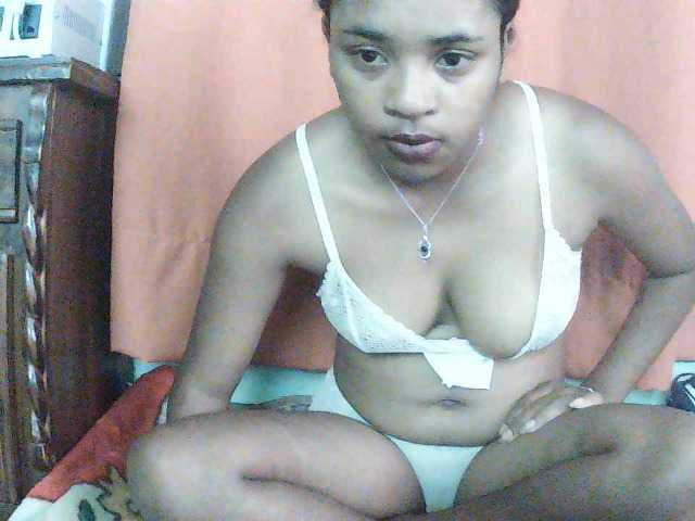 TriciaBella live cam on BongaCams
