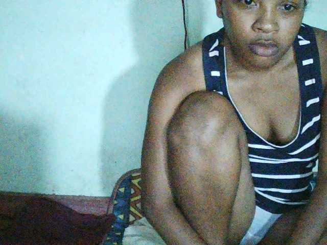 TriciaBella's BongaCams show and profile