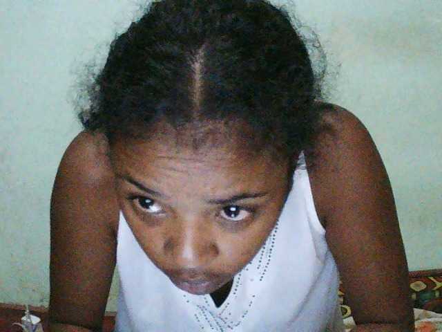 TriciaBella's BongaCams show and profile