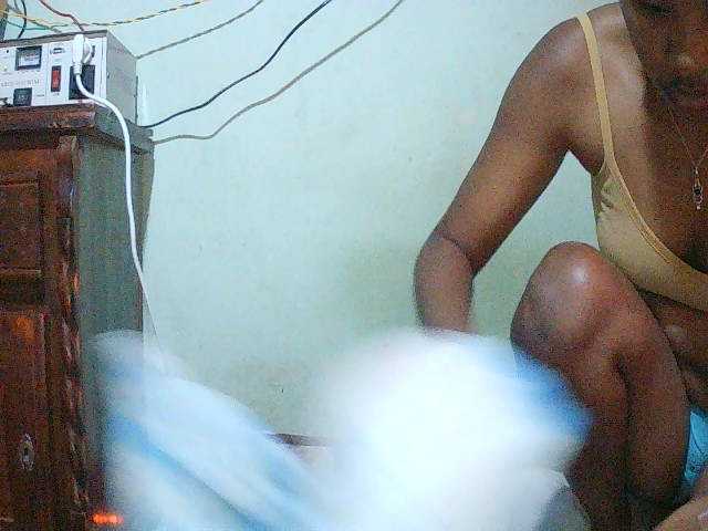 TriciaBella live cam on BongaCams