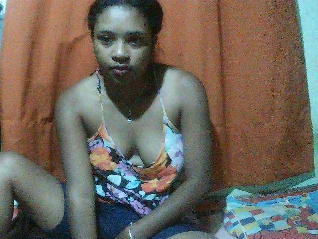 TriciaBella live cam on BongaCams