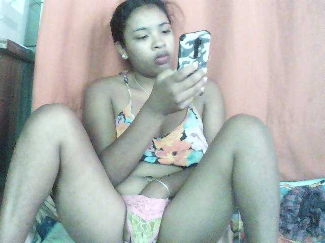 TriciaBella live cam on BongaCams