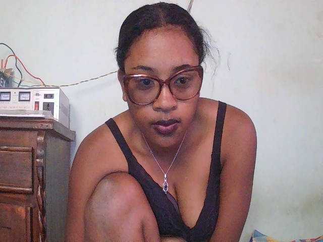 TriciaBella live cam on BongaCams