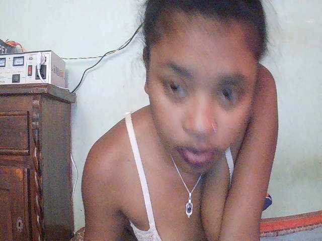 TriciaBella live cam on BongaCams