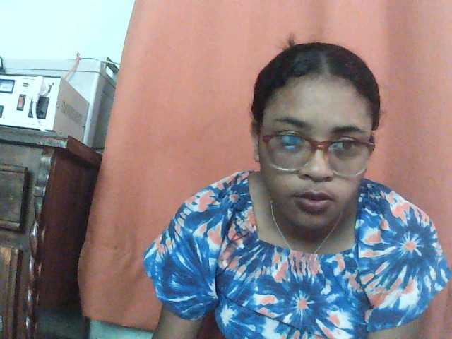 TriciaBella live cam on BongaCams