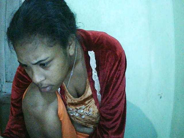 TriciaBella live cam on BongaCams