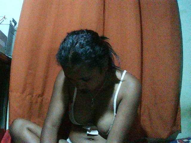 TriciaBella live cam on BongaCams