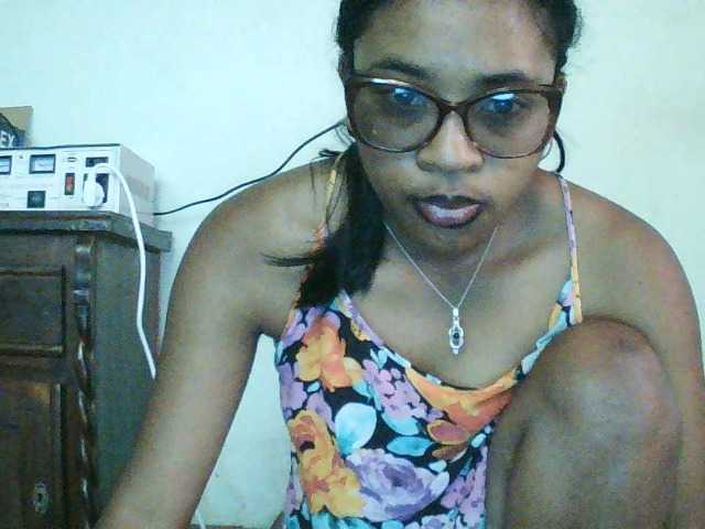 TriciaBella live cam on BongaCams