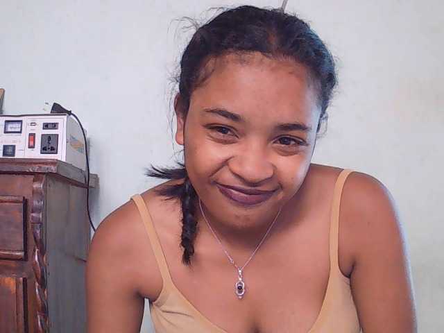 TriciaBella live cam on BongaCams
