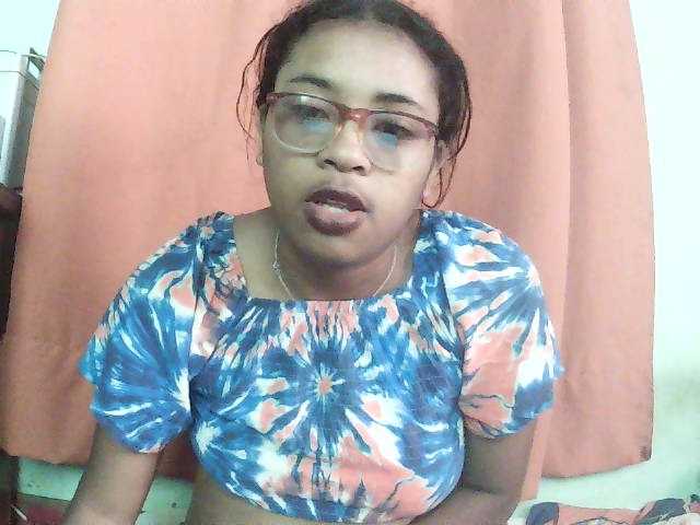 TriciaBella live cam on BongaCams