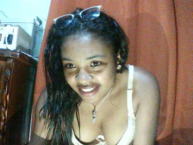 TriciaBella live cam on BongaCams