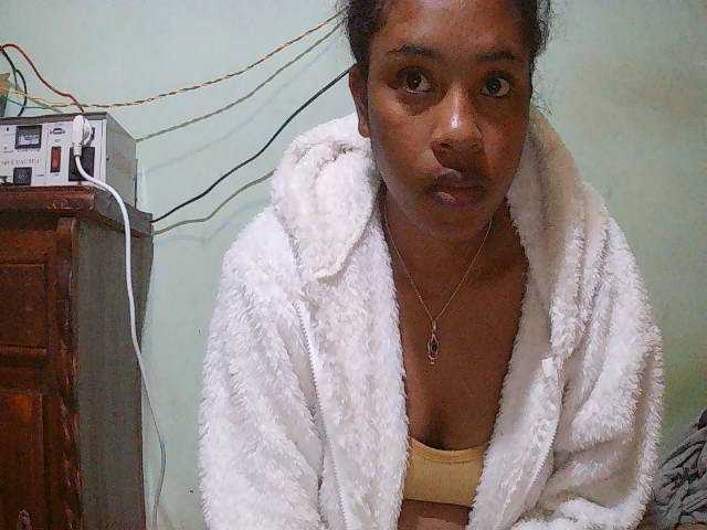 TriciaBella live cam on BongaCams