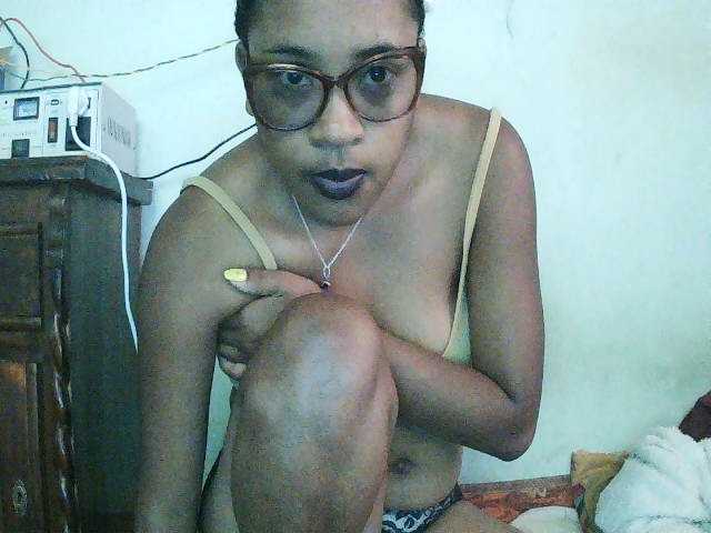 TriciaBella live cam on BongaCams