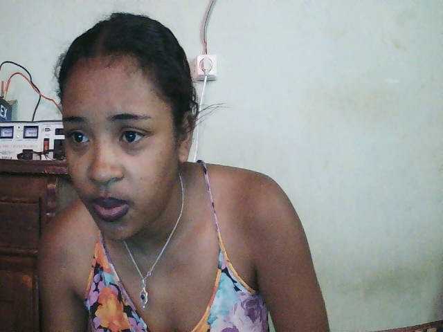 TriciaBella live cam on UnifiedCams