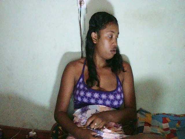 TriciaBella's BongaCams show and profile