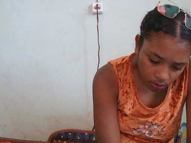 TriciaBella's BongaCams show and profile