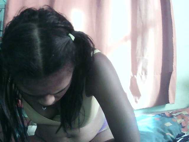 TriciaBella live cam on BongaCams
