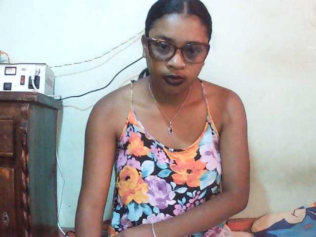 TriciaBella live cam on BongaCams