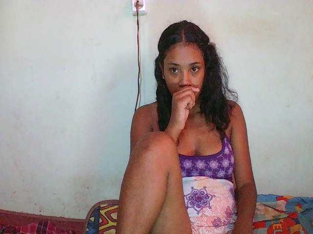 TriciaBella's BongaCams show and profile