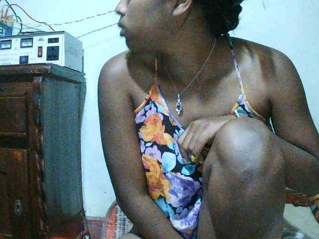 TriciaBella live cam on BongaCams