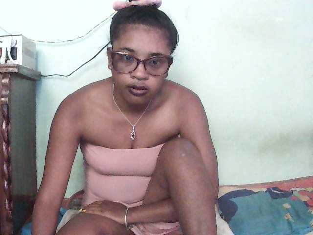 TriciaBella live cam on BongaCams
