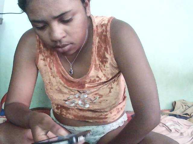 TriciaBella, en vivo ahora en BongaCams
